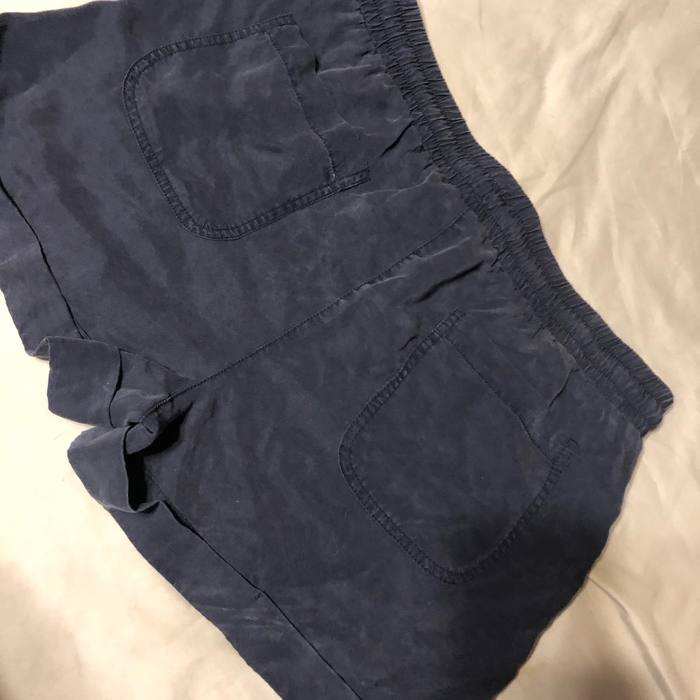 Shorts - Picture 3 of 3